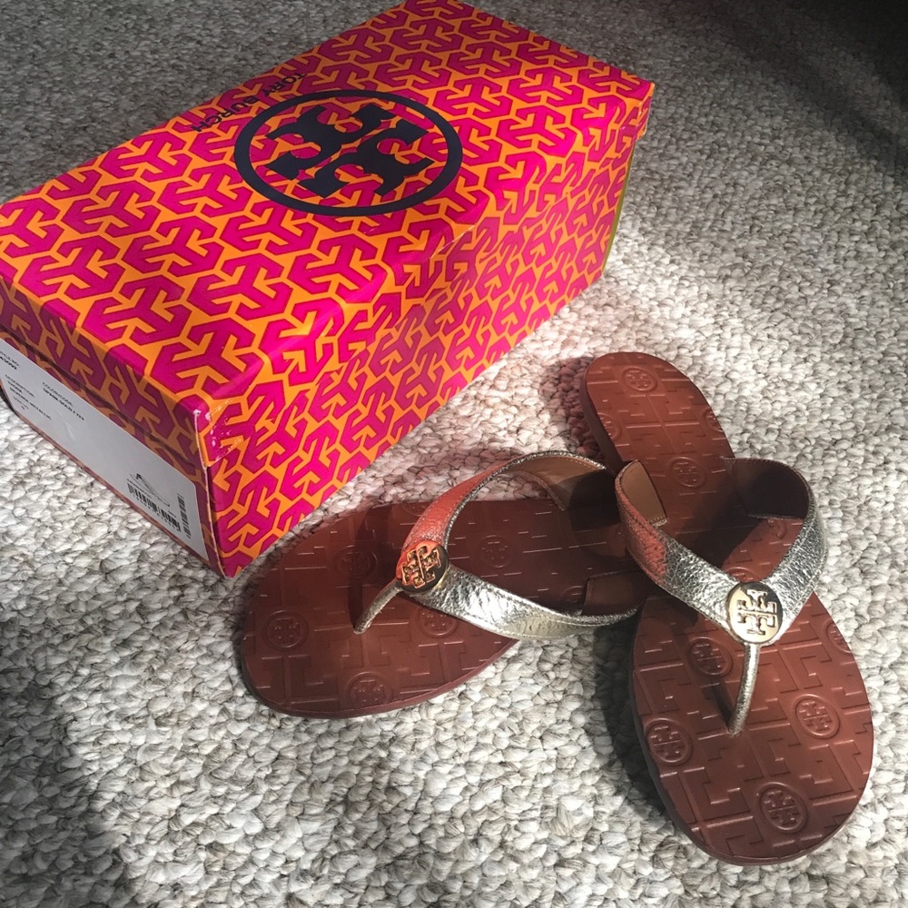Gold Thora Flip Flops Tory Burch